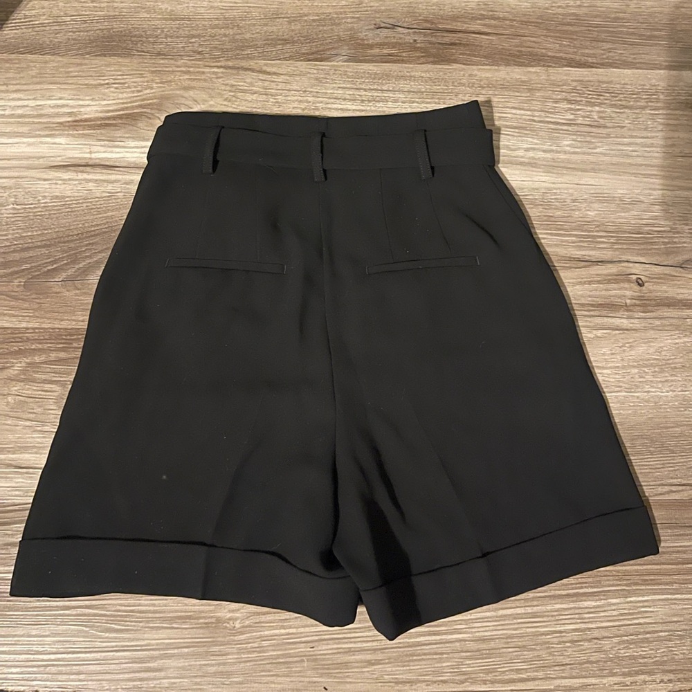 Women’s‎ Express Belted Shorts - Picture 3 of 3